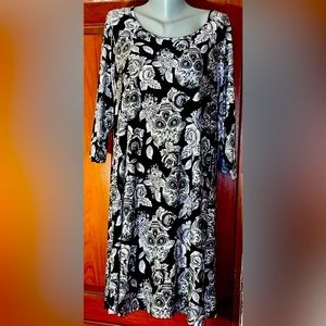 Runway Ready Very Soft Black and White Skull Dress. Various plus sizes.  NWT!